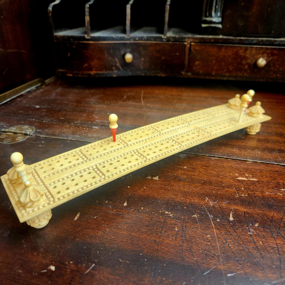 *Extremely Rare* Antique Handcarved Cribbage Board - Picture 5 of 7